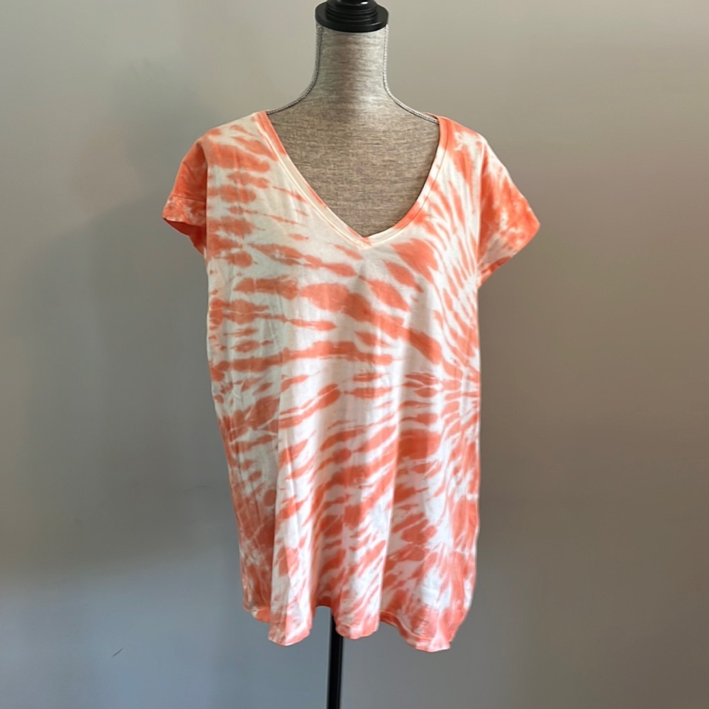 AVA&VIV V NECK TIE DYED SHOET SLEEVE TEE SHIRT.  100%. Cotton.